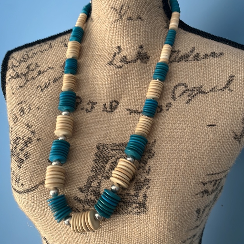 Vintage woman’s wood necklace natural and teal 24”